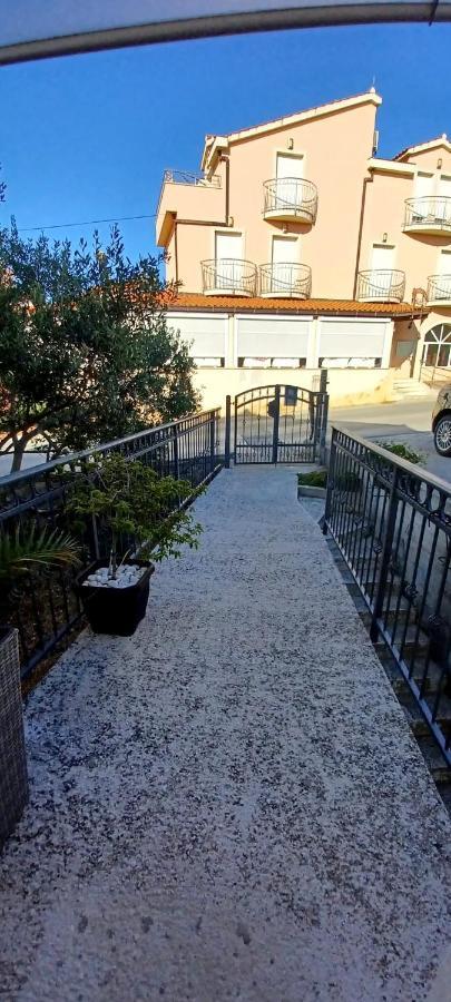 Apartman Nives Lejlighed Trogir Eksteriør billede